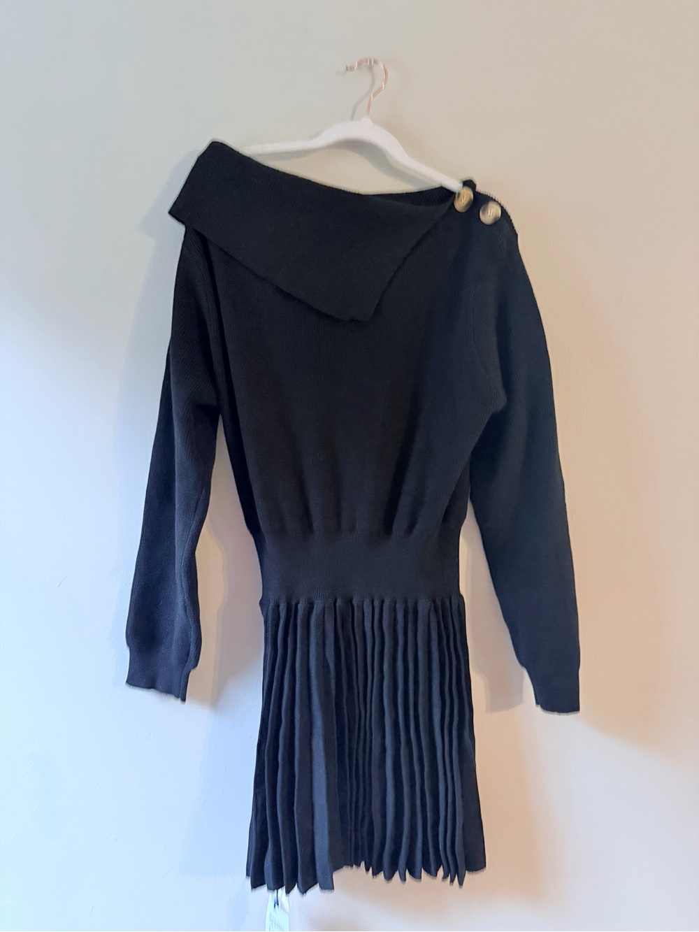 cider knit dress Black Off-Shoulder Button-Detail Pleated Jumper dress